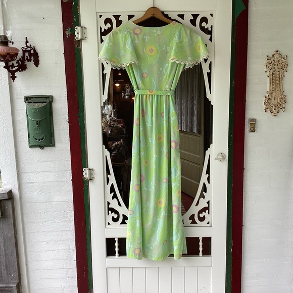 Vintage cottage style dress size12 - Picture 2 of 12